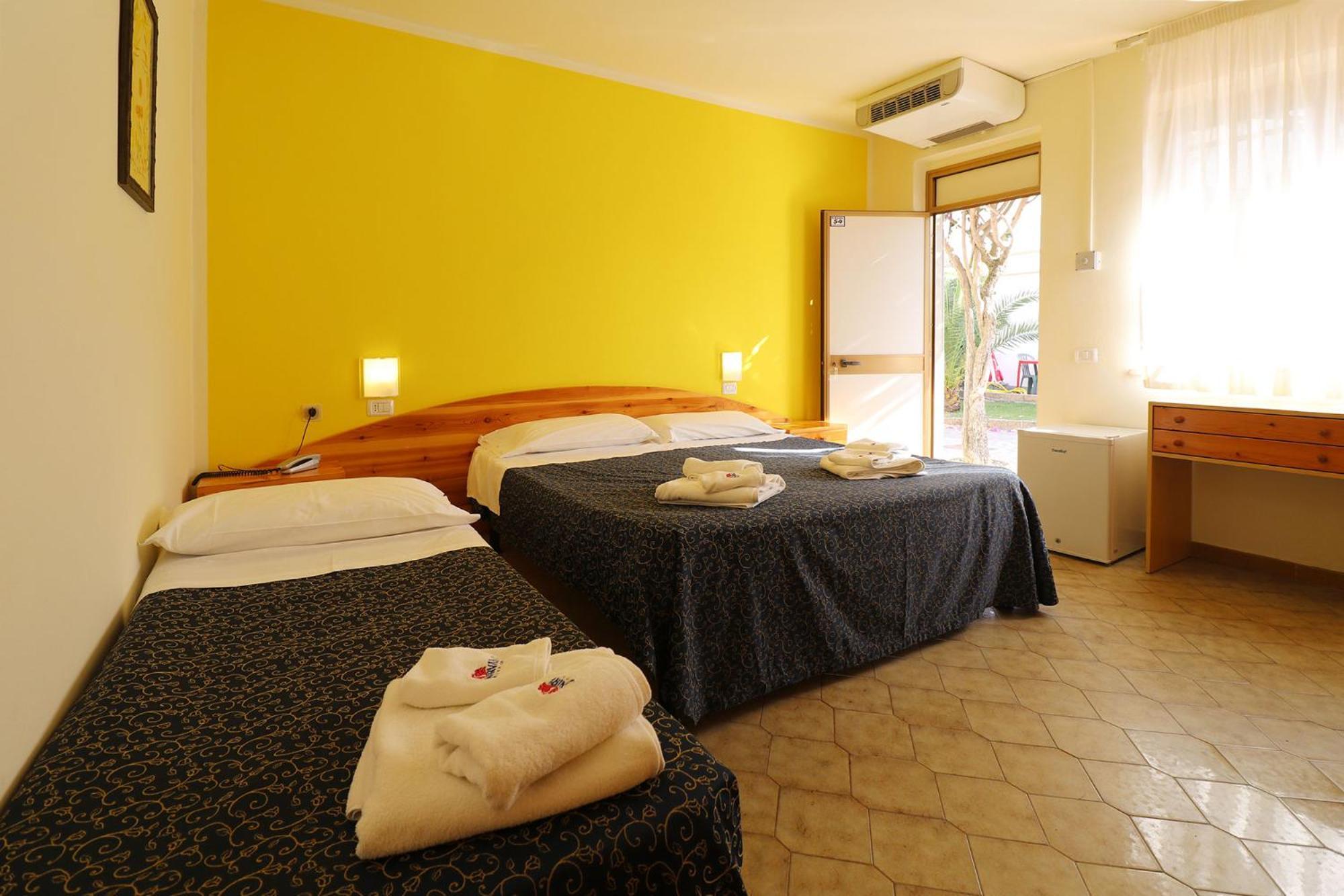 Nirvana Club Village Botricello Phòng bức ảnh
